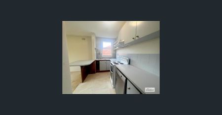 Light-Filled Two-Bedroom Apartment in the Heart of Randwick - Photo 5