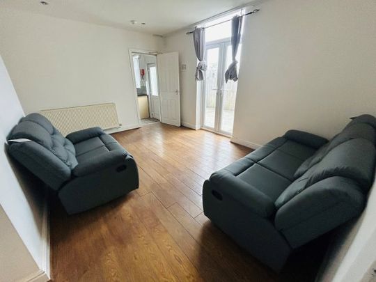 ***ROOM LET*** Maiden Lane, L13 9AW - Photo 1