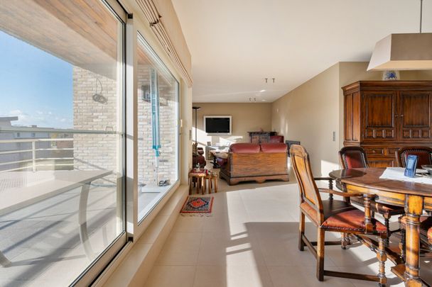 Ruim appartement van 208 m² met 3 slaapkamers en 2 staanplaatsen in centrum Oud-Turnhout - Photo 1