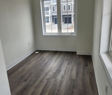 For Lease - 5 Pogie Drive, Welland, Ontario - Photo 6