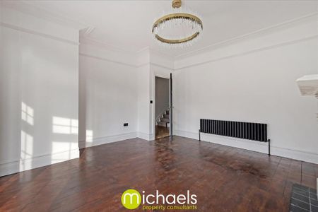 4 bedroom semi-detached house to rent - Photo 3