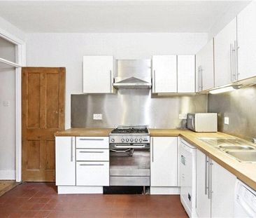 2 bedroom maisonette to rent - Photo 2