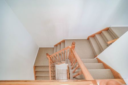 For Lease - 2 Oglevie Drive, Whitby, Ontario - Photo 2