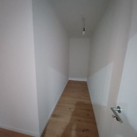 Neu sanierte 4 Raum Wohnung mit 2 BÃ¤dern, Stuckdecken ab 01.07. zu vermieten Wilkau-HaÃlau - Photo 4