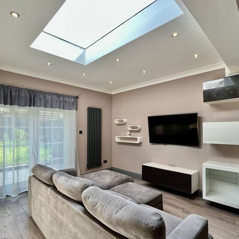 4 bedroom terraced house to rent - Photo 1