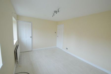 2 bedroom semi-detached house to rent - Photo 2