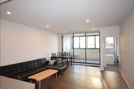 Modern Furnished Apartment in the Heart of Burwood - Photo 5