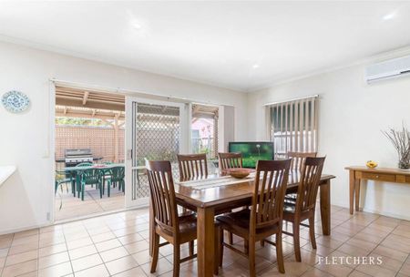 17 Lowana Cres, Forest Hill VIC 3131 - House For Rent | Domain - Photo 4