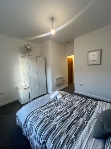 Room in a Shared Flat, Batley House, SO19 - Photo 2