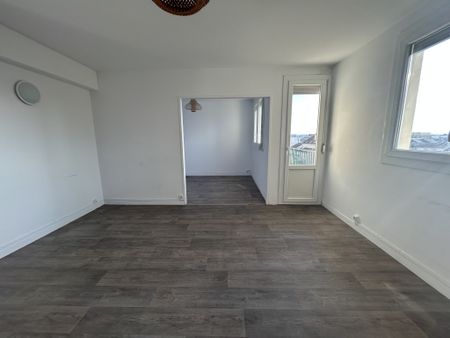 Location Appartement 5 pièces 81m² REIMS 51100 - Photo 5