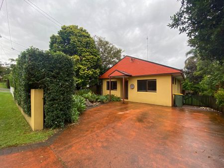 3 Bedroom Family Home! - Photo 2