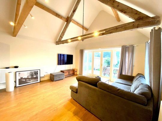 3 bedroom barn conversion to rent - Photo 1