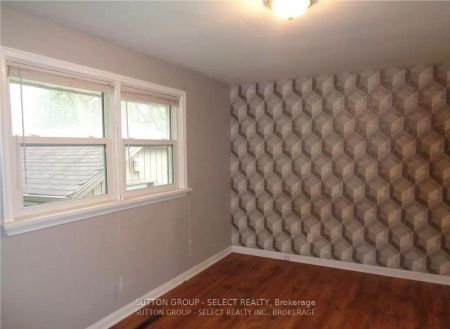 Property For Lease | X9043116 - Photo 2