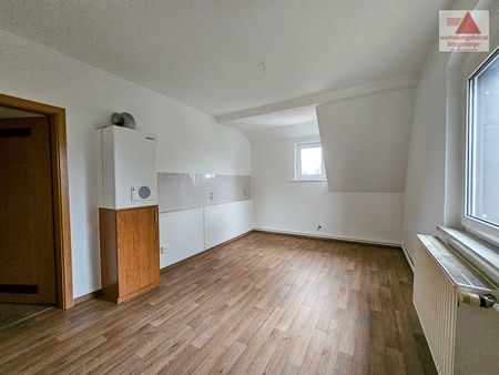 3-Raum-Wohnung in Randlage von Lößnitz im Dachgeschoss - Photo 4