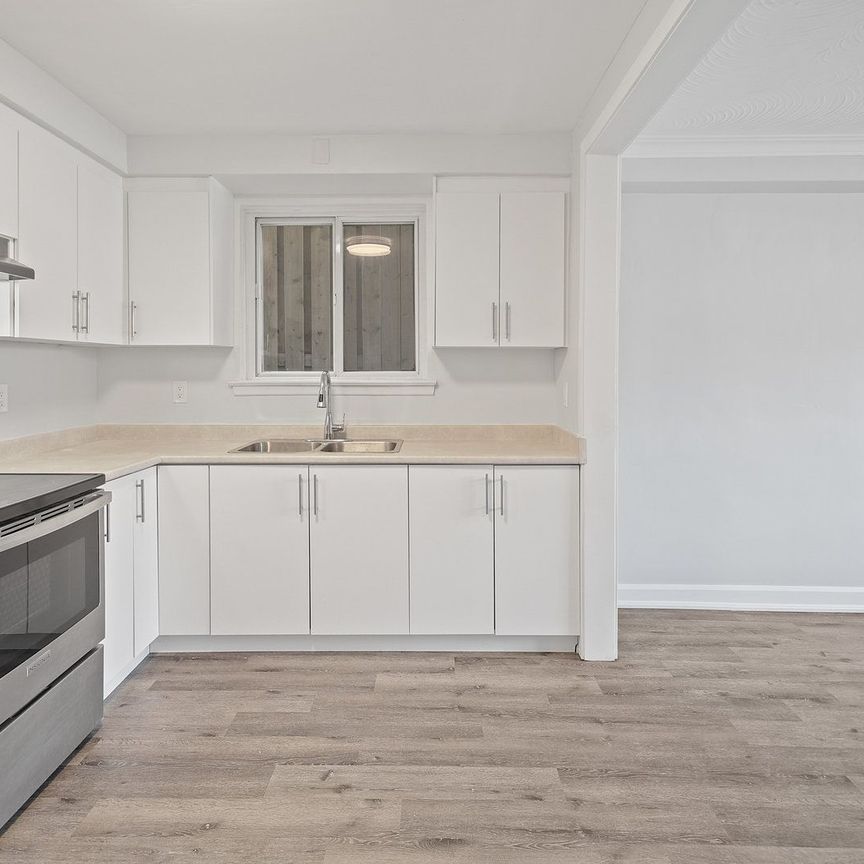 For Lease - 46 Albert Avenue Unit# 1, Toronto, Ontario - Photo 1