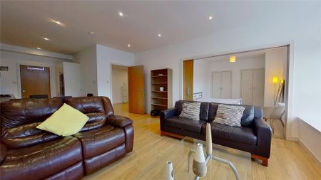 2 bedroom flat to rent - Photo 3