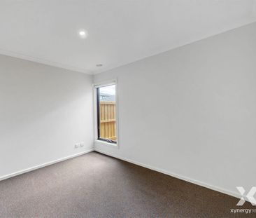 Easy-Care Living in a Connected Diggers Rest Pocket - Photo 5