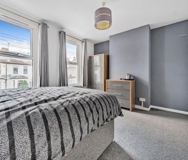 1 bedroom in a house share to rent - Photo 6