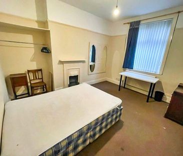 4 bedroom terraced house to rent - Photo 4