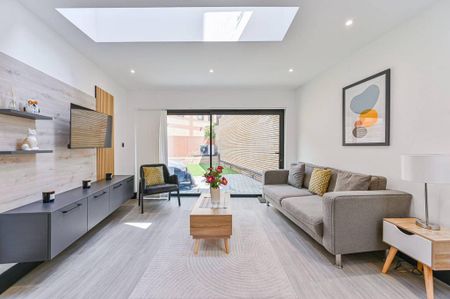 3 bedroom terraced house to rent - Photo 2