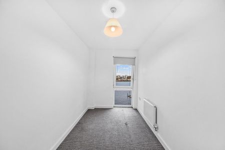 3 bedroom apartment to rent - Photo 5