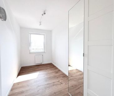 2024 rok, GOCŁAW, 3 pok. + komórka +2x garaż 50.63 m² - Photo 5
