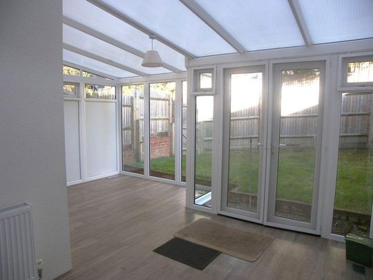 4 bedroom terraced house to rent - Photo 1