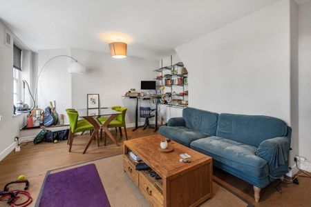 3 bedroom flat to rent - Photo 4