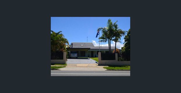 Spacious Family Home in a Super Convenient Location - Photo 1