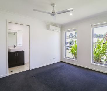 COMFORT, SPACE & CONVENIENCE IN THE HEART OF KIRKWOOD - Photo 6