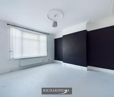 2 bedroom ground floor flat to rent - Photo 2