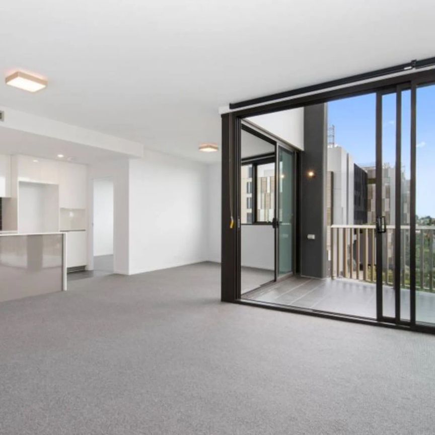 Spacious 3-Bedroom Apartment in the Heart of Dutton Park - Photo 1