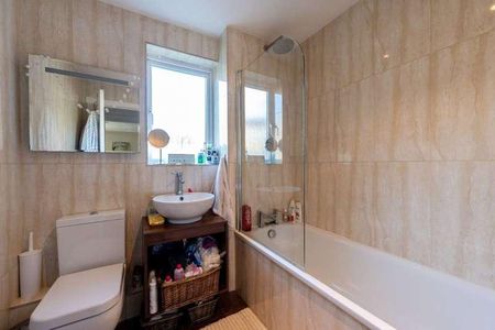 May Bate Avenue, Kingston, KT2 - Photo 3