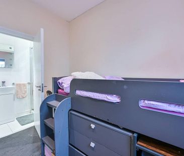 2 bedroom semi-detached house to rent - Photo 5