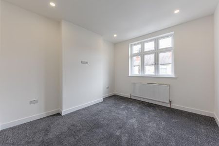 2 bedroom end of terrace house to rent - Photo 3