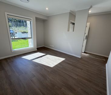BRAND NEW, IMPRESSIVE 3-BEDROOM HOME! - Photo 4