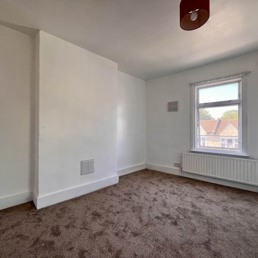 Price £1,800 pcm - Available Now - Unfurnished - Photo 1