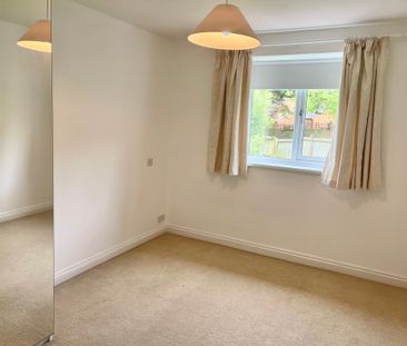 5 bedroom Five Bedroom Detached Home to rent - Photo 4