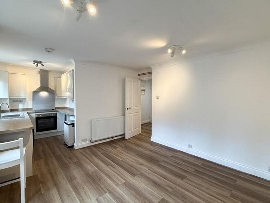 1 bedroom flat to rent - Photo 1