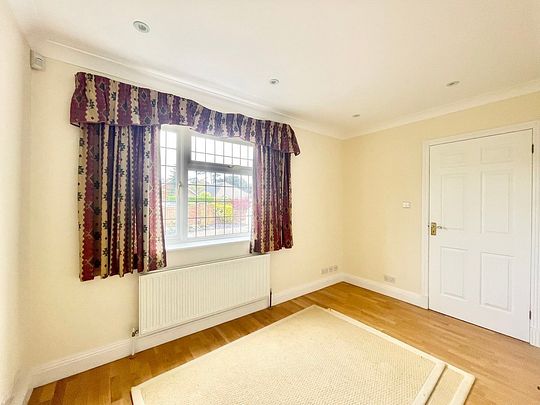 23 Ferringham Lane, Worthing, BN12 5NB - Photo 1