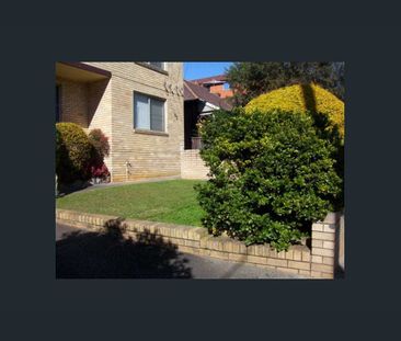 Fully furnished Stylish Two Bedroom One Bathroom One Car Park Unit ... - Photo 3