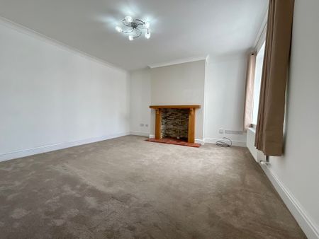 2 bedroom End Terraced House to let - Photo 5