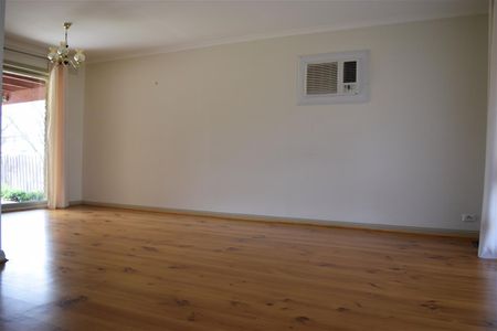 Cosy Home with Character - Photo 2