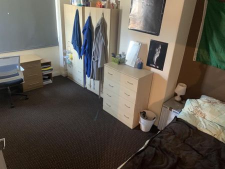 3 bedroom terraced house to rent - Photo 3