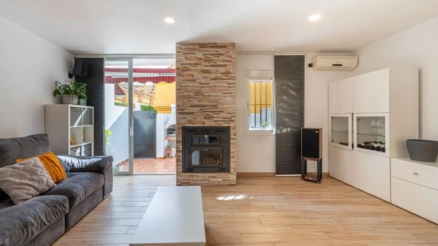 Casa adosada de alquiler en Calle Viñas las, Los Pacos - Photo 1