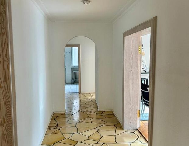 4,5-Zimmer-Wohnung im 1 OG in der Gartenstraße - Foto 1