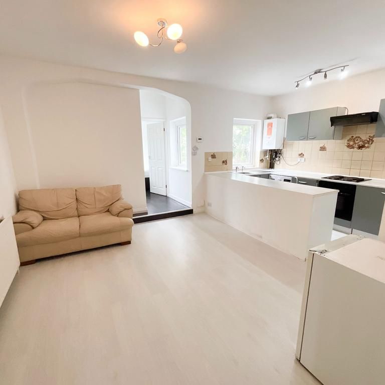 1 bedroom flat to rent - Photo 1