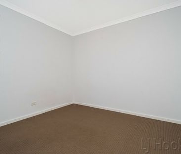 Charming Family Home - Photo 4