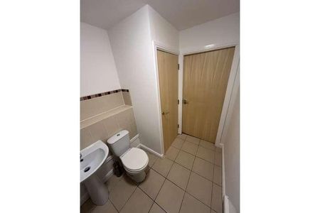 Broadwell Road, Oldbury, West Midlands, B69 - Photo 5