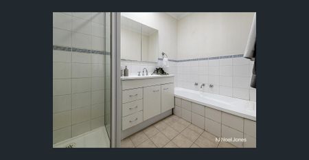 FAMILY HOME IN THE VERMONT SECONDARY COLLEGE CATCHMENT - Photo 2